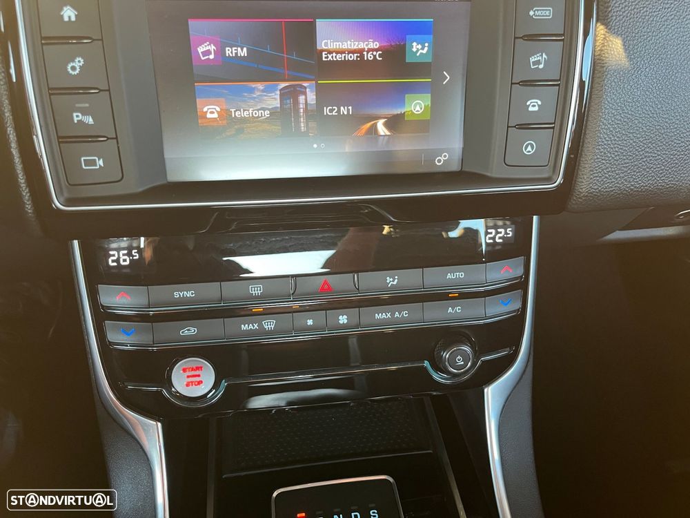 Jaguar XE 2.0 D R-Sport Aut. - 34