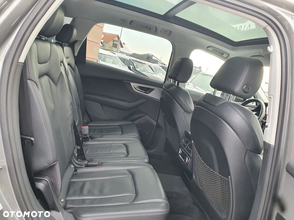 Audi Q7 - 11