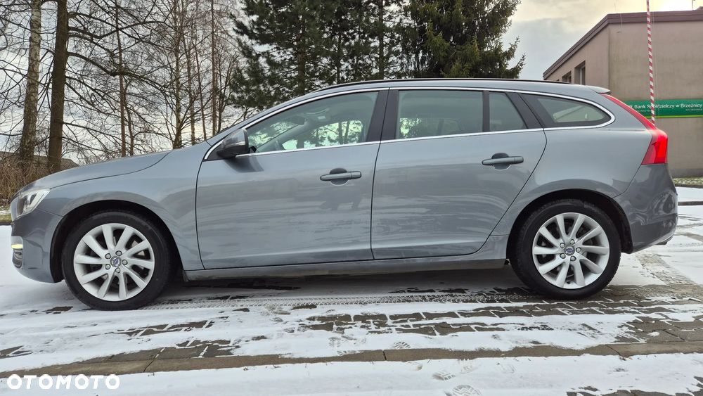 Volvo V60 D2 Summum - 9