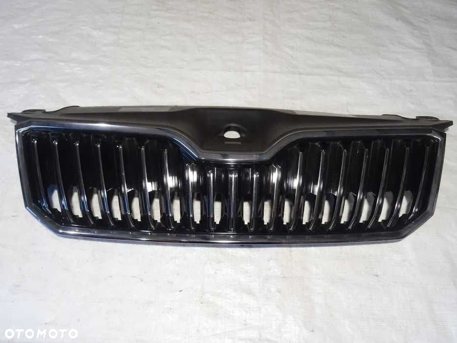 atrapa grill gril zderzak przód skoda superb iii 3 3v0 15-19 oem - 1