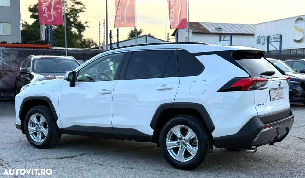 Toyota RAV4 - 6