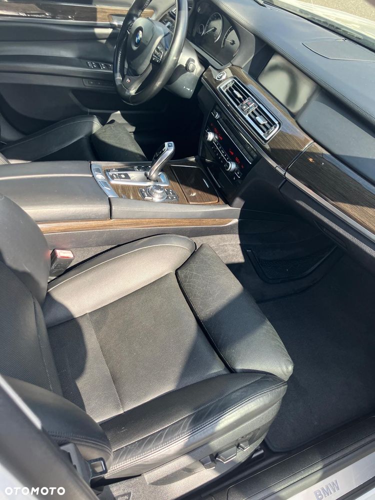 BMW Seria 7 740Li - 11