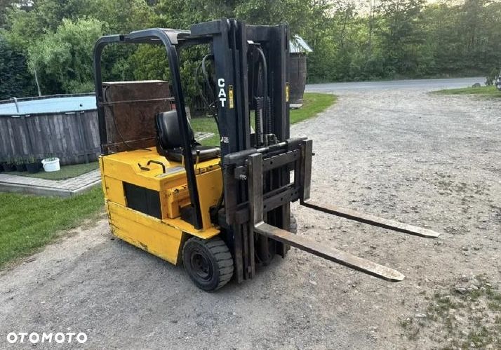 Caterpillar F35 - 2