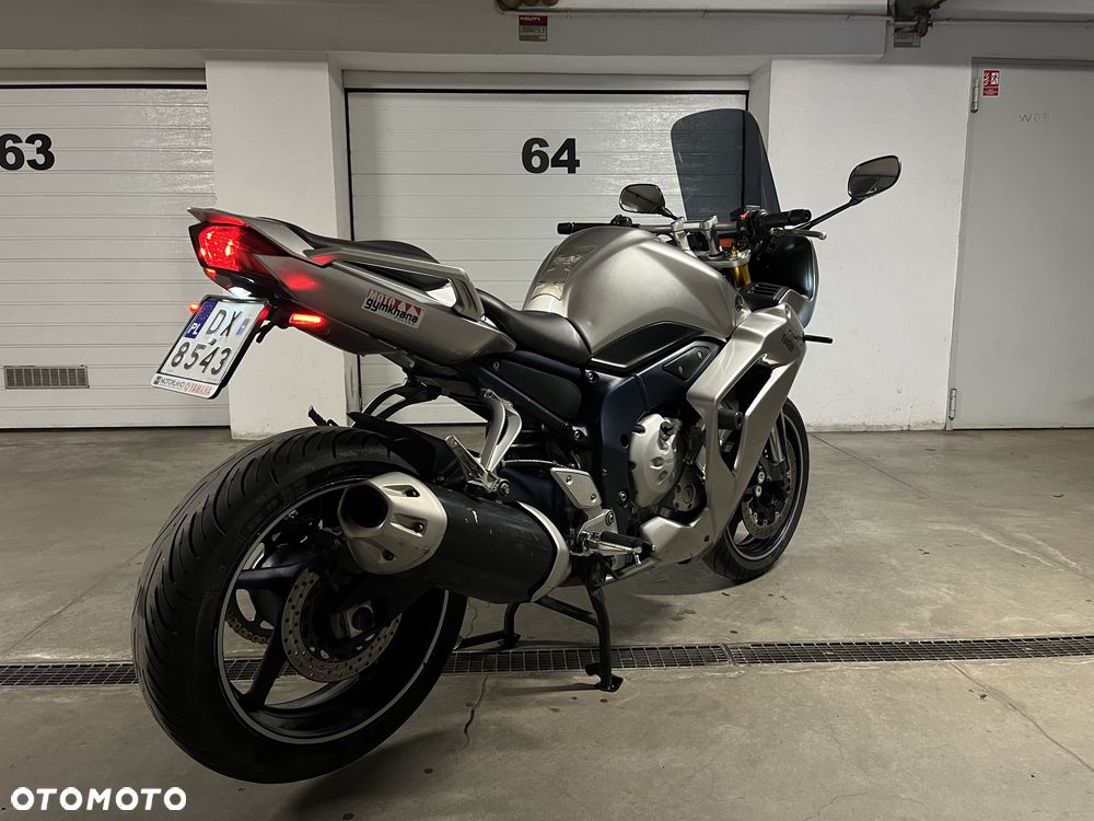 Yamaha FZ - 11