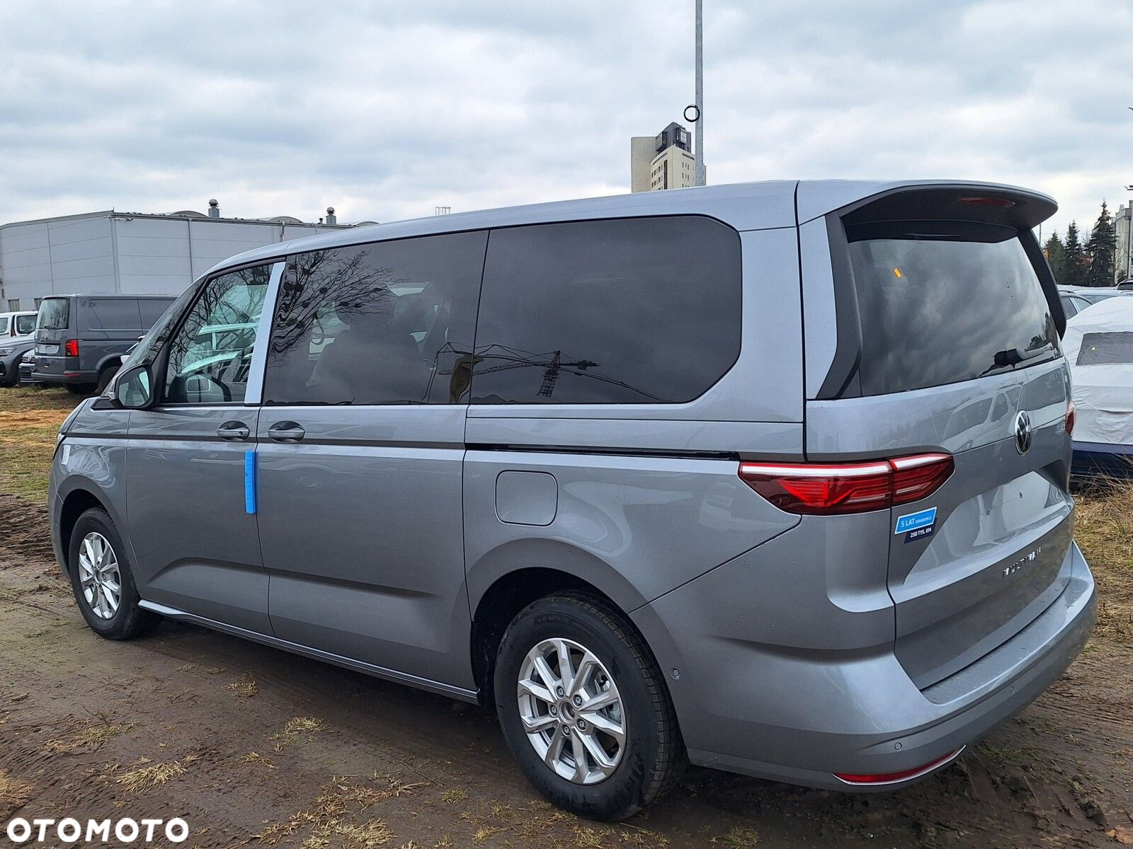 Volkswagen Multivan - 11