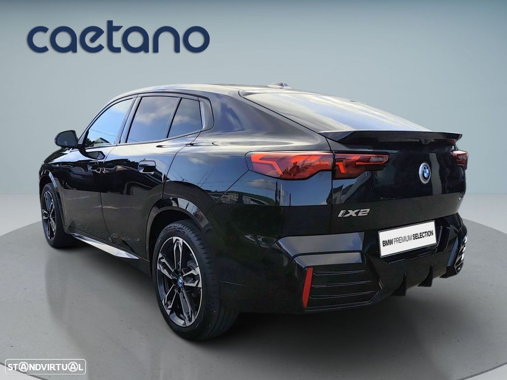 BMW iX2 eDrive20 Pack Desportivo M - 6
