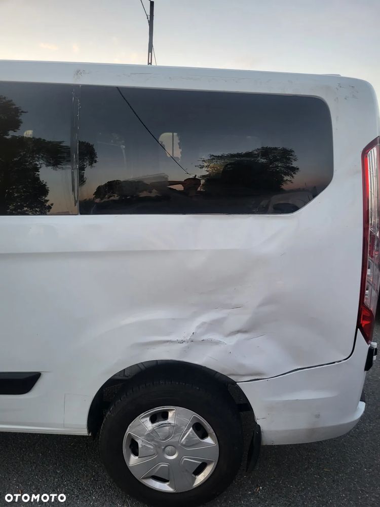 Ford Tourneo Custom - 5