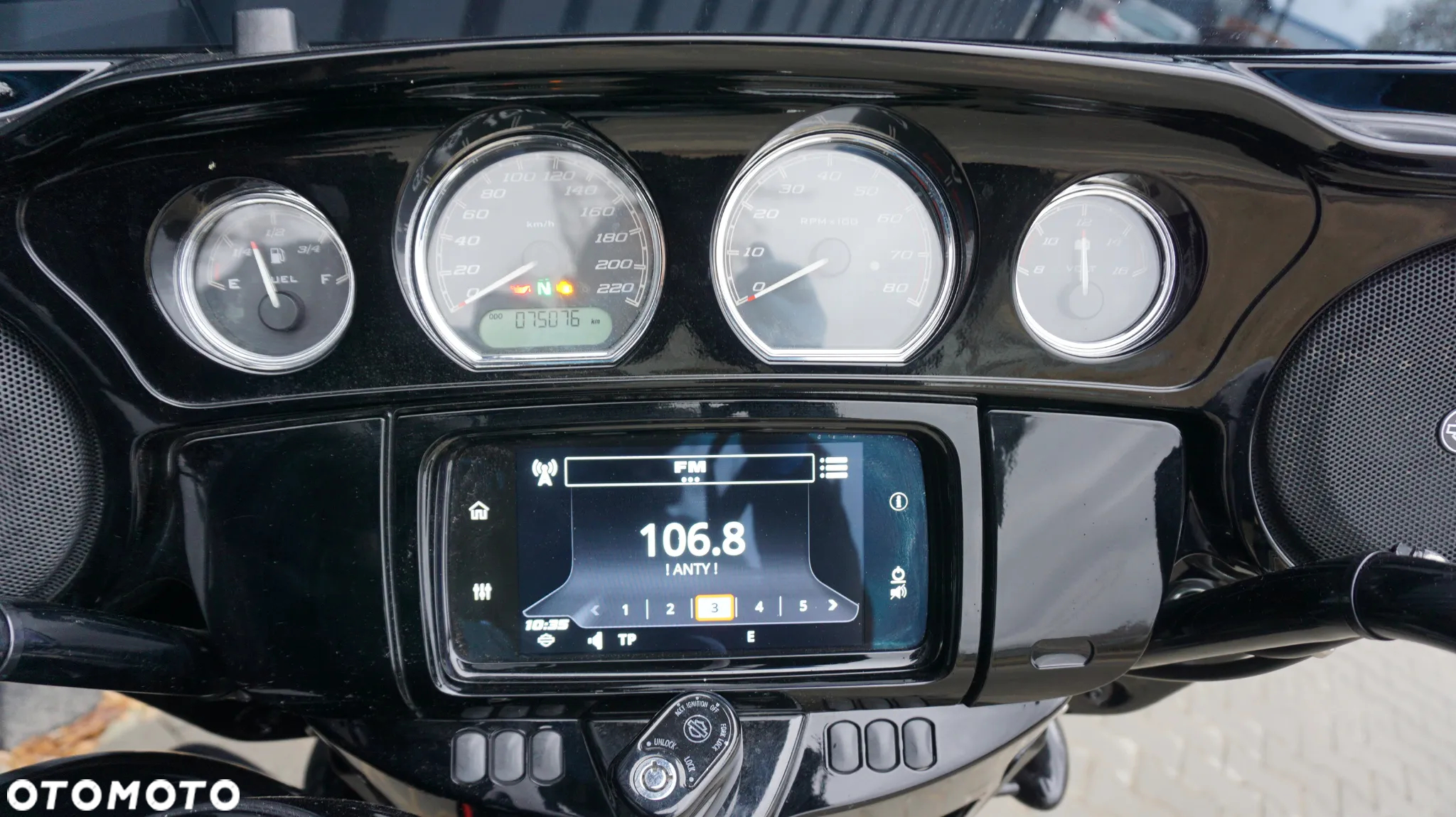Harley-Davidson Touring Street Glide - 12