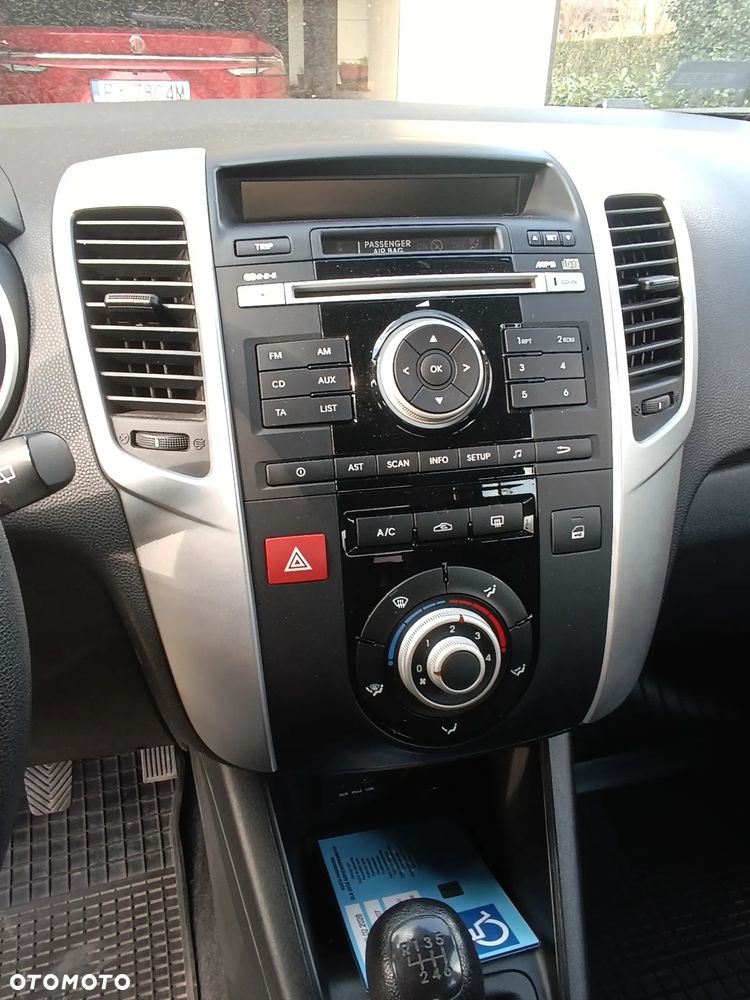 Kia Venga 1.6 M - 13