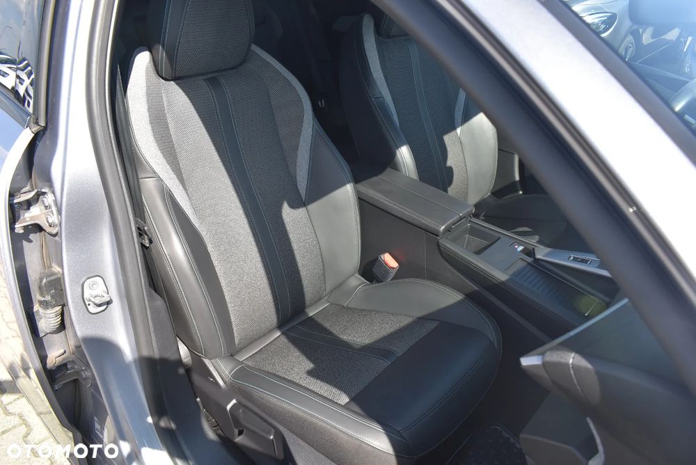 Peugeot 308 1.5 BlueHDi Allure S&S EAT8 - 18