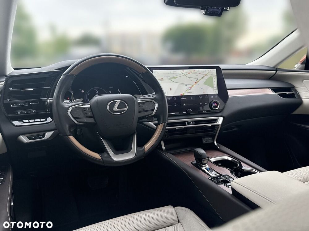 Lexus RX 450h+ Omotenashi - 21