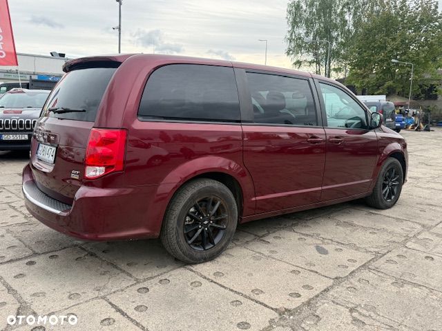 Dodge Grand Caravan 3.6 R/T - 11