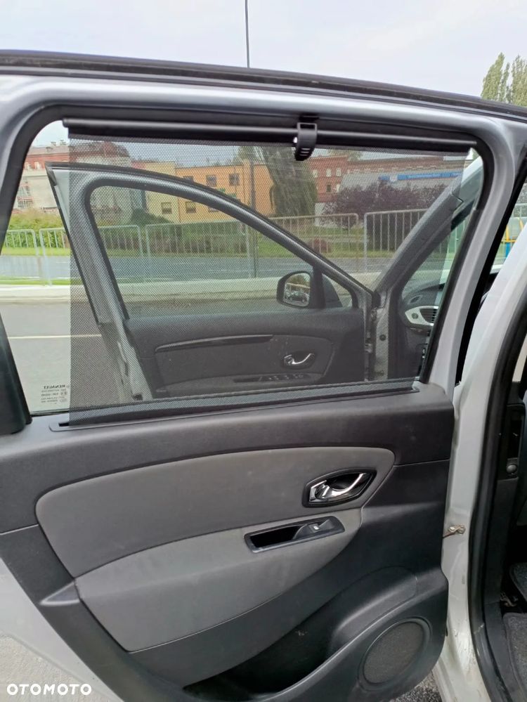 Renault Grand Scenic - 12