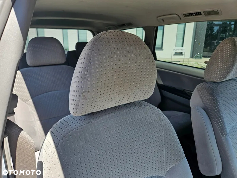 Mitsubishi Grandis - 20