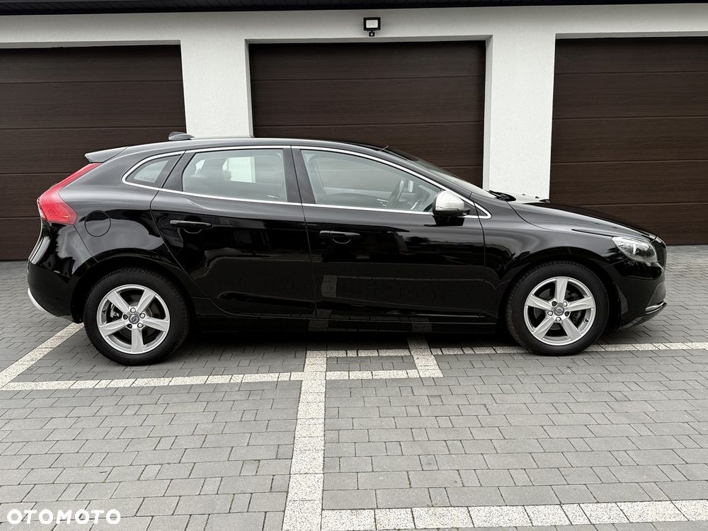 Volvo V40 D2 Drive-E Momentum - 9