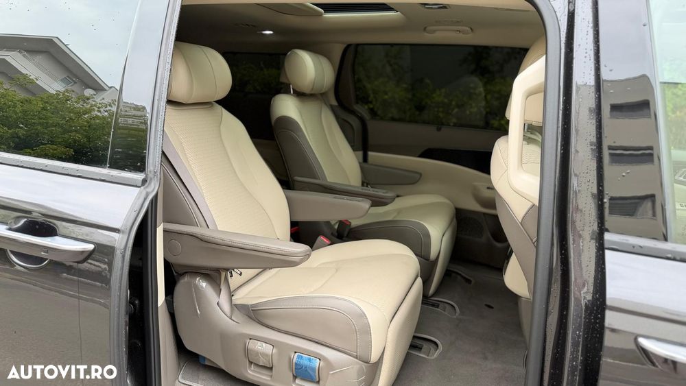 Kia Carnival - 30