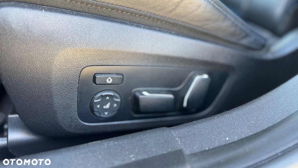 BMW Seria 3 320i xDrive M Sport - 10
