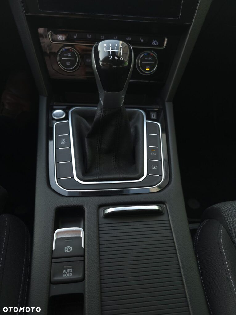 Volkswagen Passat 2.0 TDI EVO Business - 24