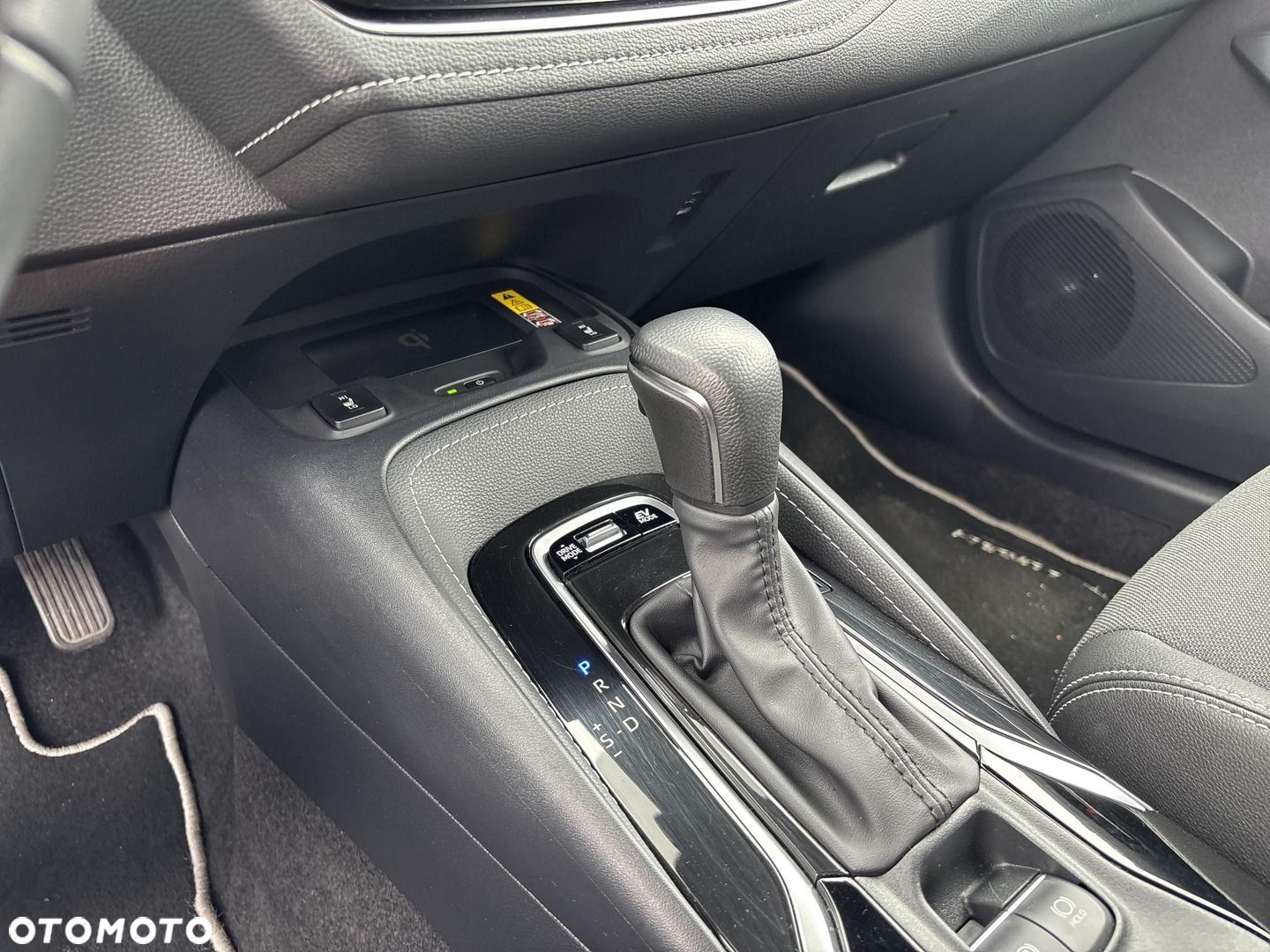 Toyota Corolla 2.0 Hybrid Style - 27
