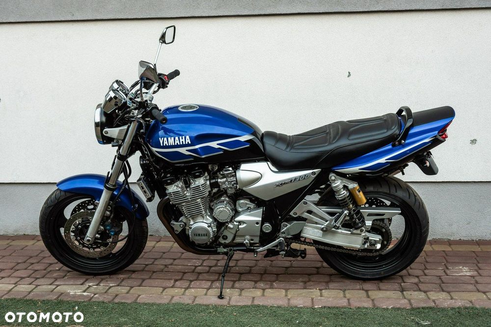 Yamaha XJR - 5