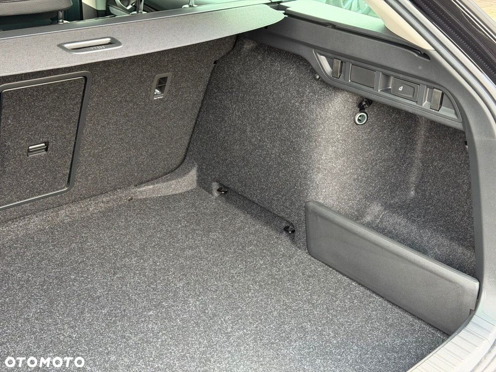 Skoda Octavia 2.0 TDI Selection DSG - 9