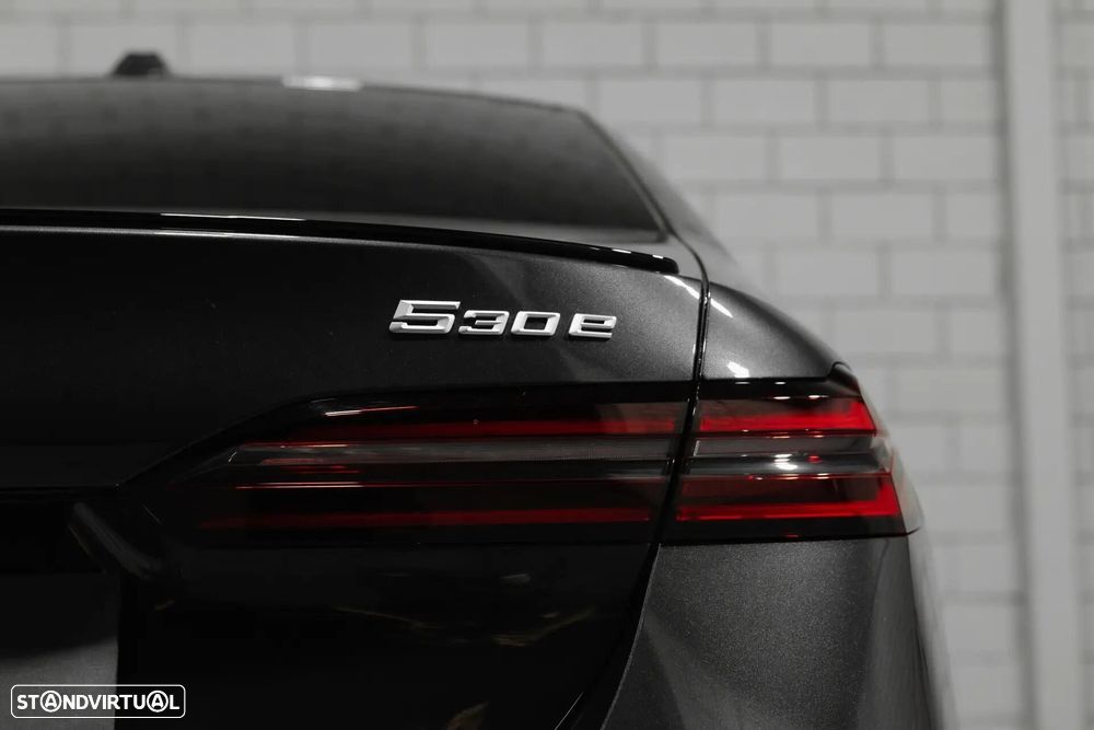 BMW 530 e Pack Desportivo M Pro - 31