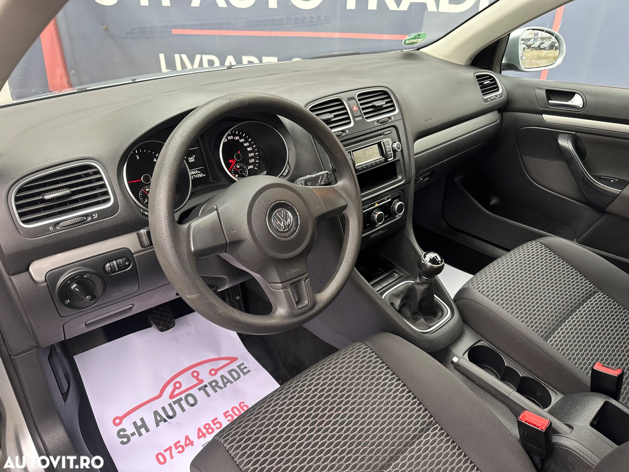 Volkswagen Golf 1.6 TDI BlueMotion Technology DPF Highline - 9