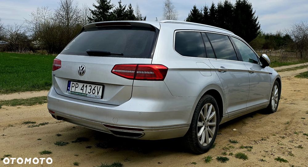 Volkswagen Passat - 2