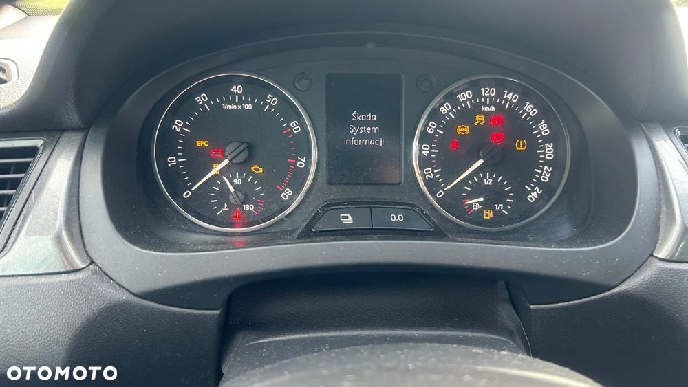 Skoda RAPID 1.2 Ambition - 21