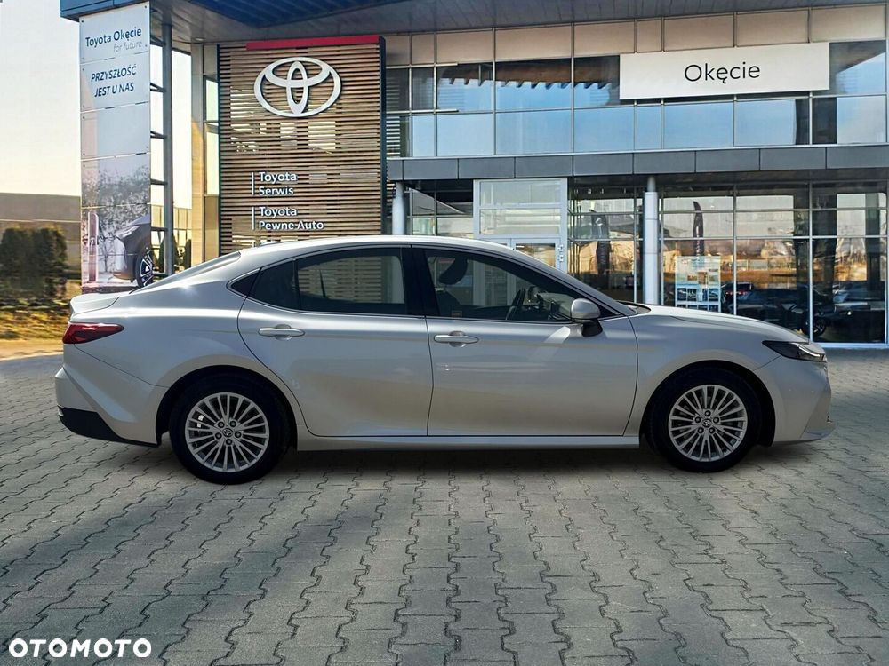 Toyota Camry - 6