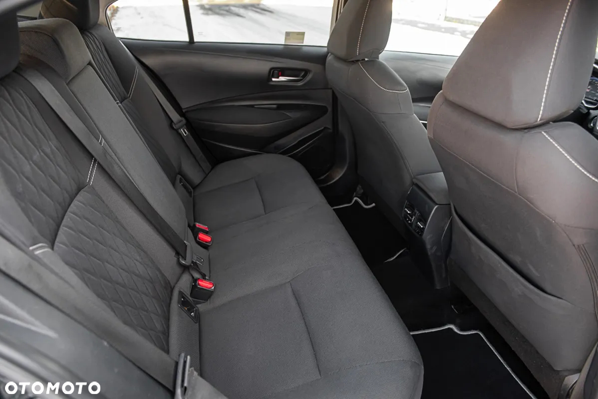 Toyota Corolla 1.8 Hybrid Executive - 28