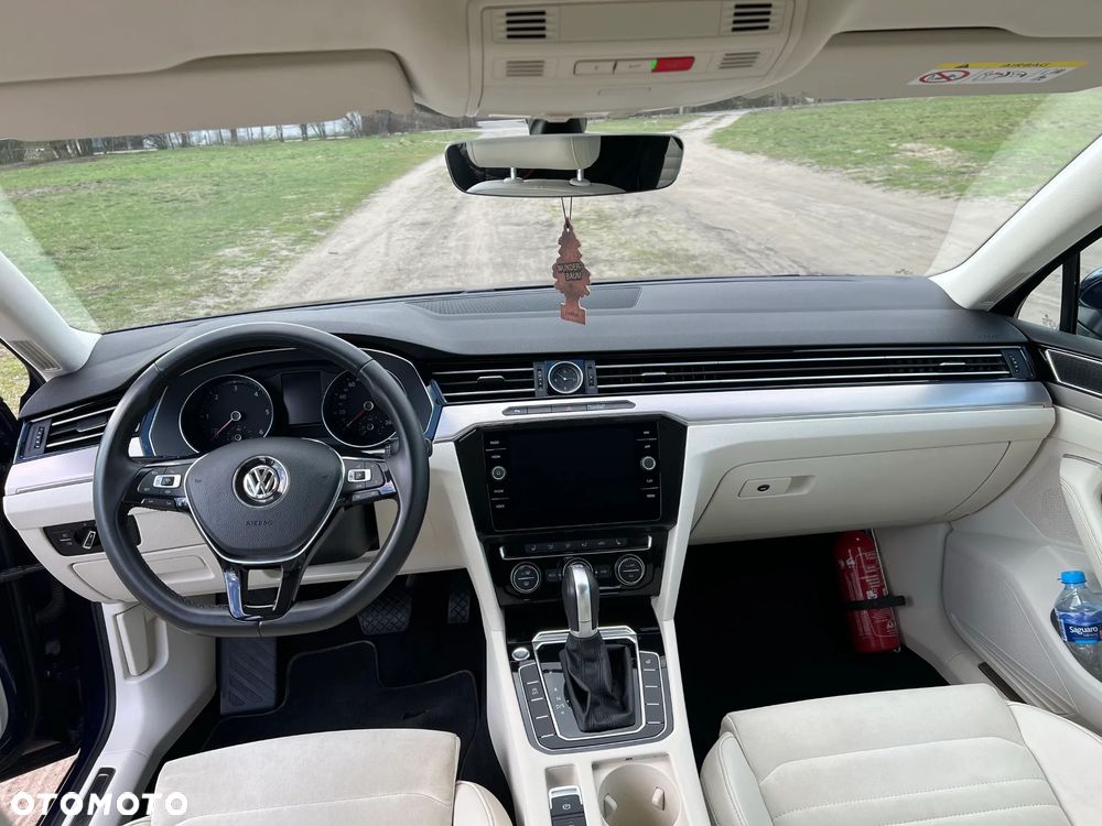 Volkswagen Passat - 14