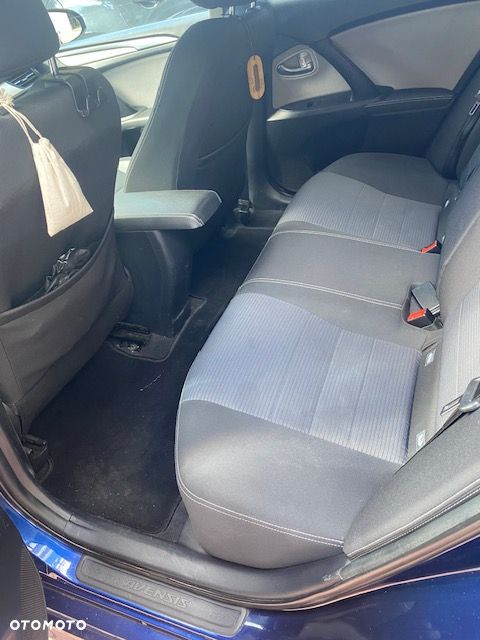 Toyota Avensis 2.0 D-4D Premium - 11