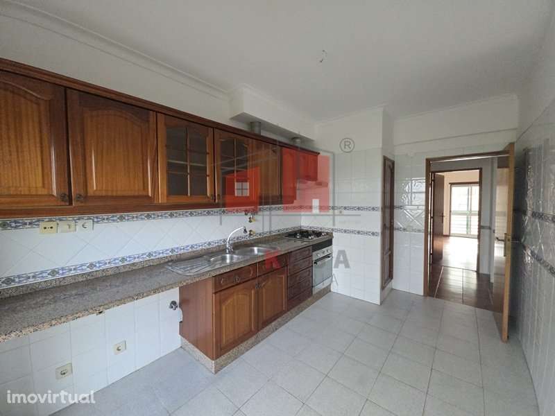 Apartamento T3 em zona sossegada do carregado - Grande imagem: 3/15