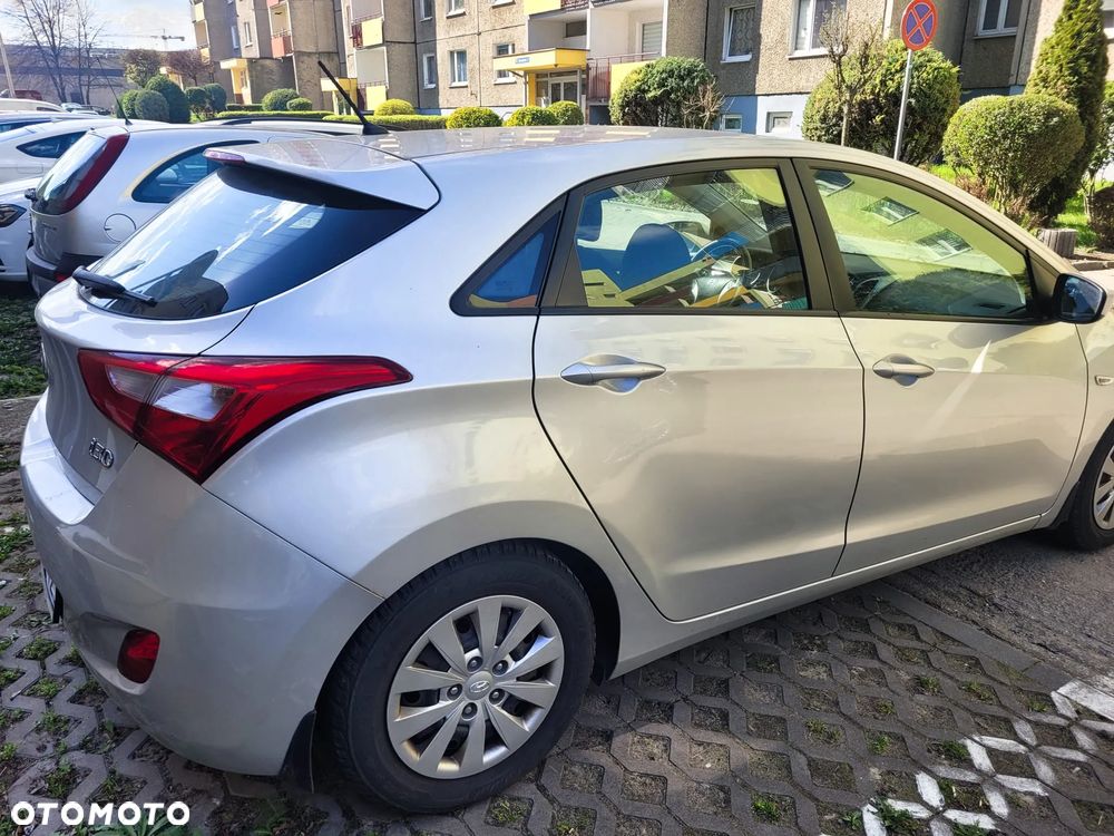 Hyundai i30 1.4 CRDi Premium - 17