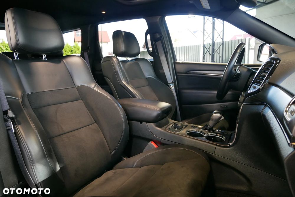 Jeep Grand Cherokee - 12