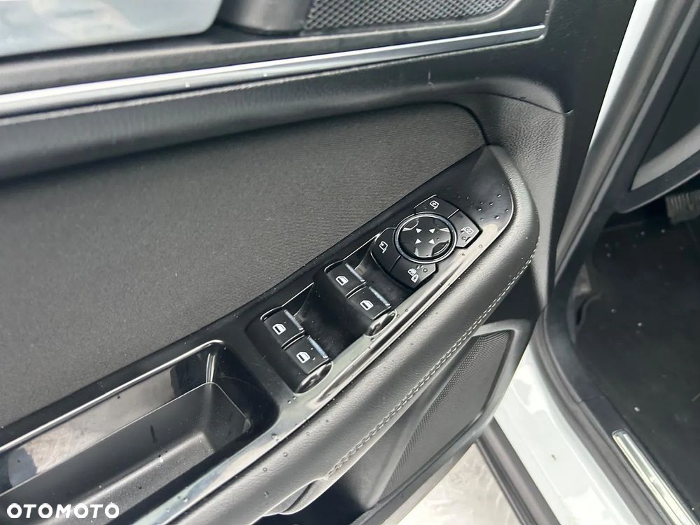 Ford S-Max 2.0 TDCi Trend PowerShift - 25