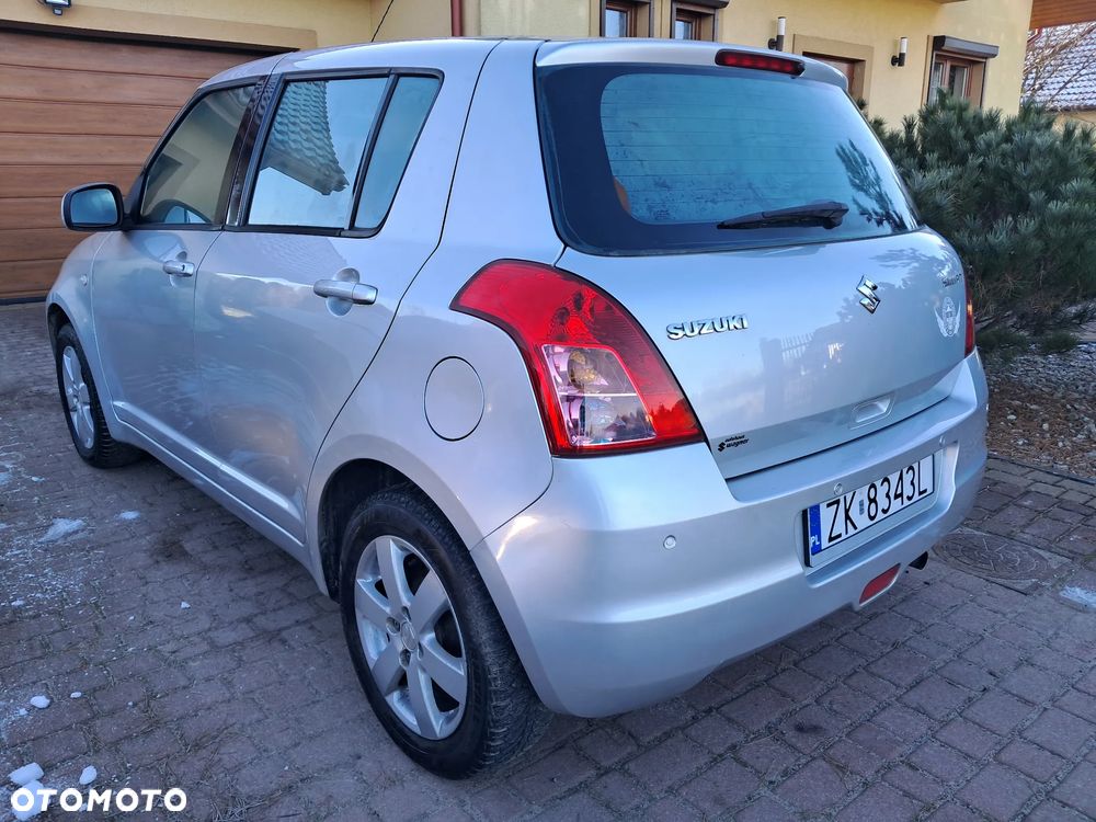 Suzuki Swift 1.3 Club - 3