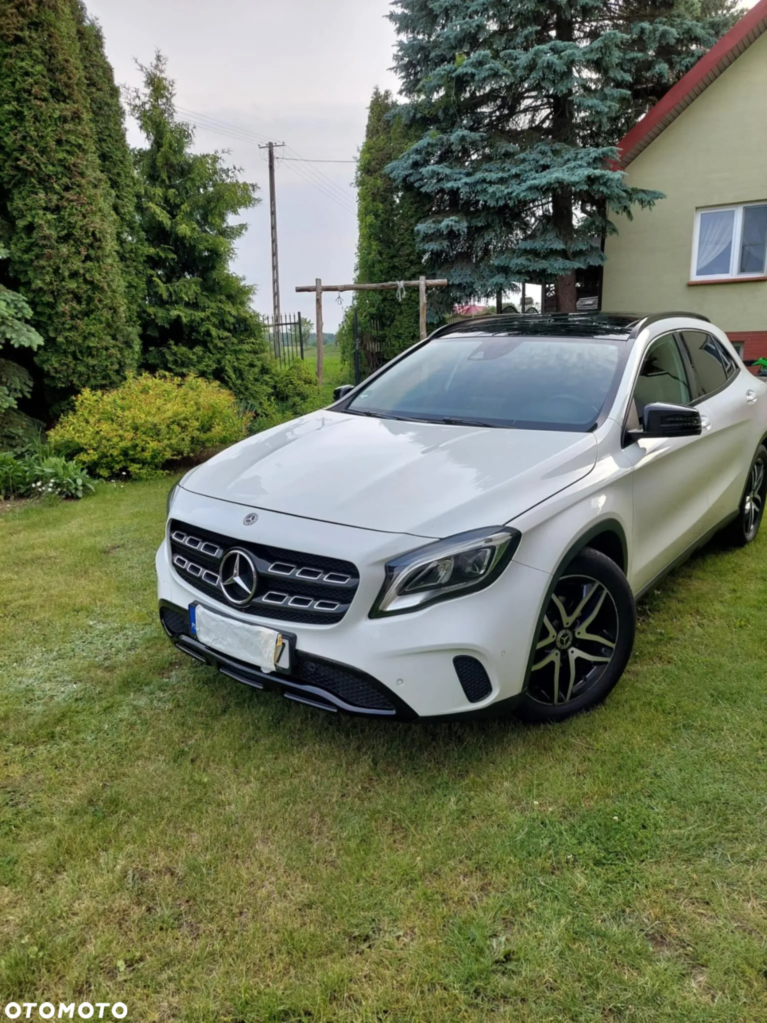 Mercedes-Benz GLA 180 - 2