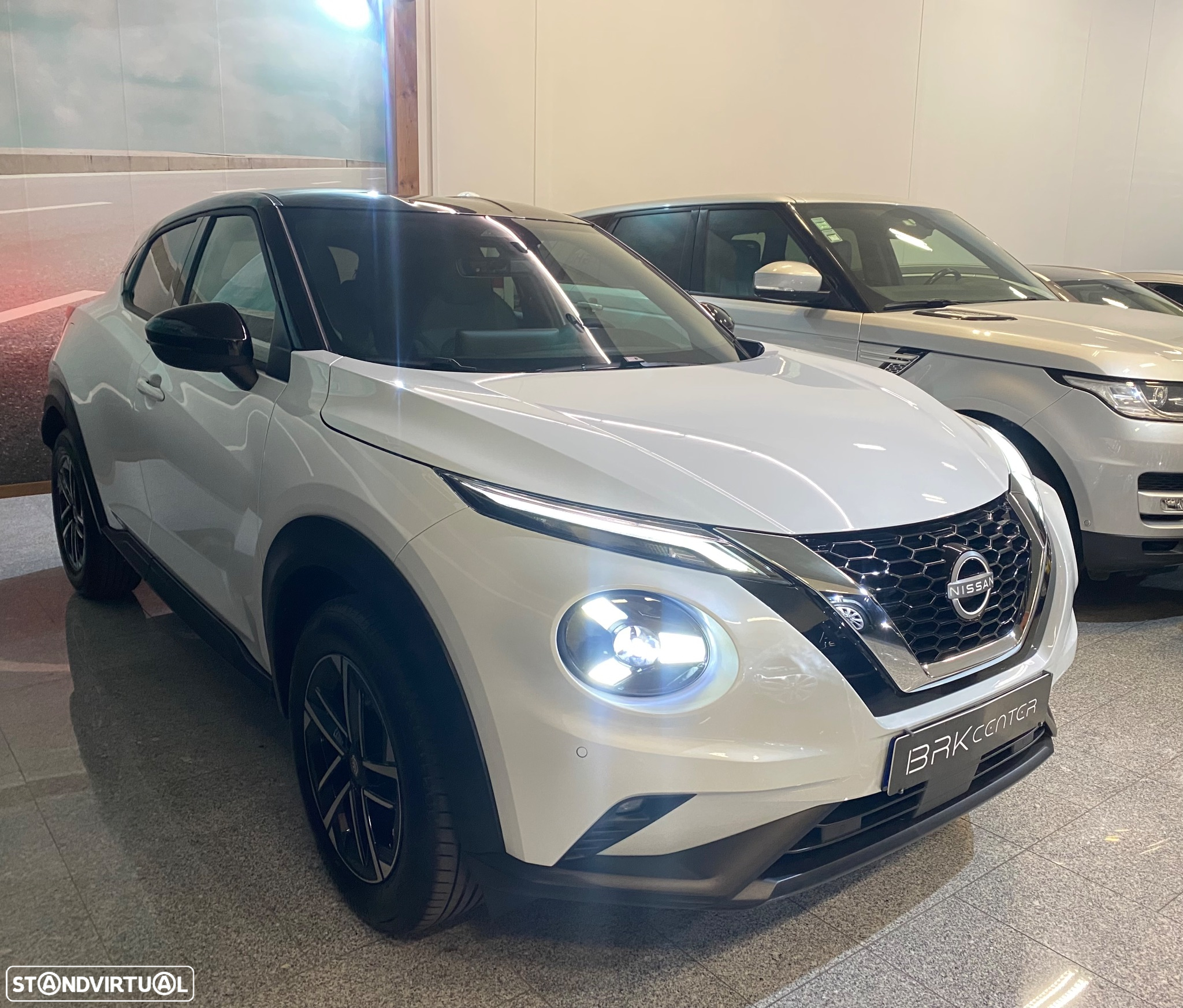 Nissan Juke 1.0 DIG-T N-Connecta NAV.+TwoTone NC - 2