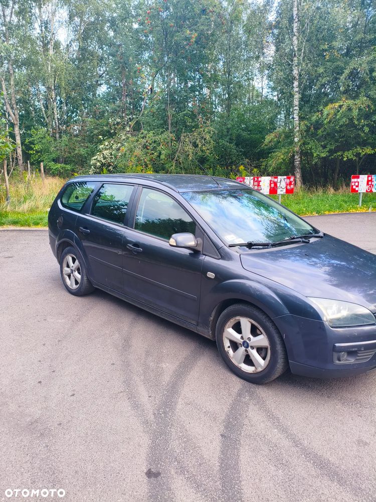 Ford Focus 1.6 TDCi Ambiente DPF - 5