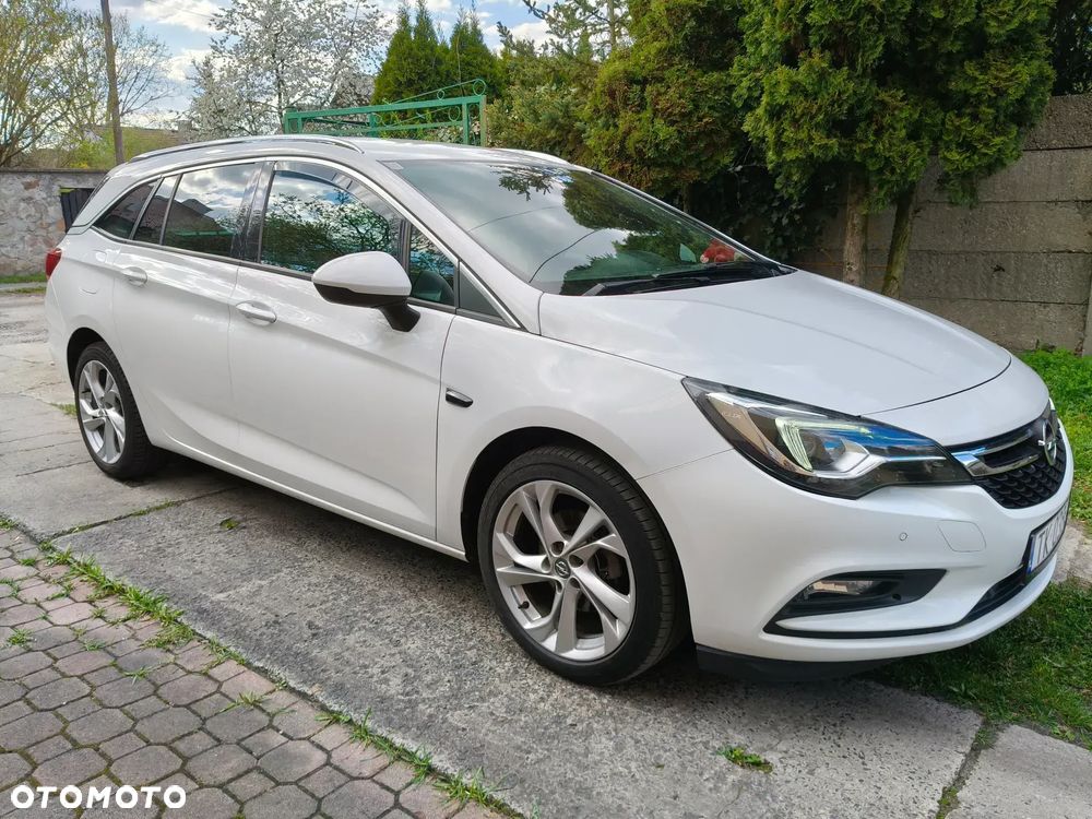 Opel Astra 1.6 CDTI Sport - 1