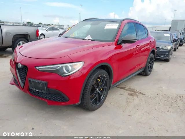 Alfa Romeo Stelvio 2.0 Turbo 16V AT8-Q4 Veloce Ti - 3