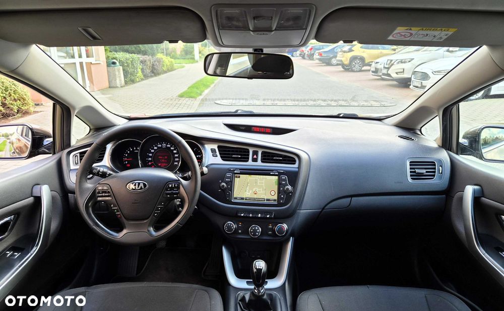 Kia Ceed - 8