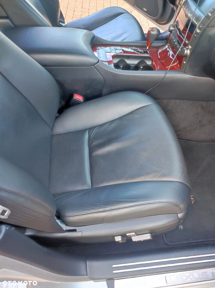 Lexus LS 460 Prestige - 11