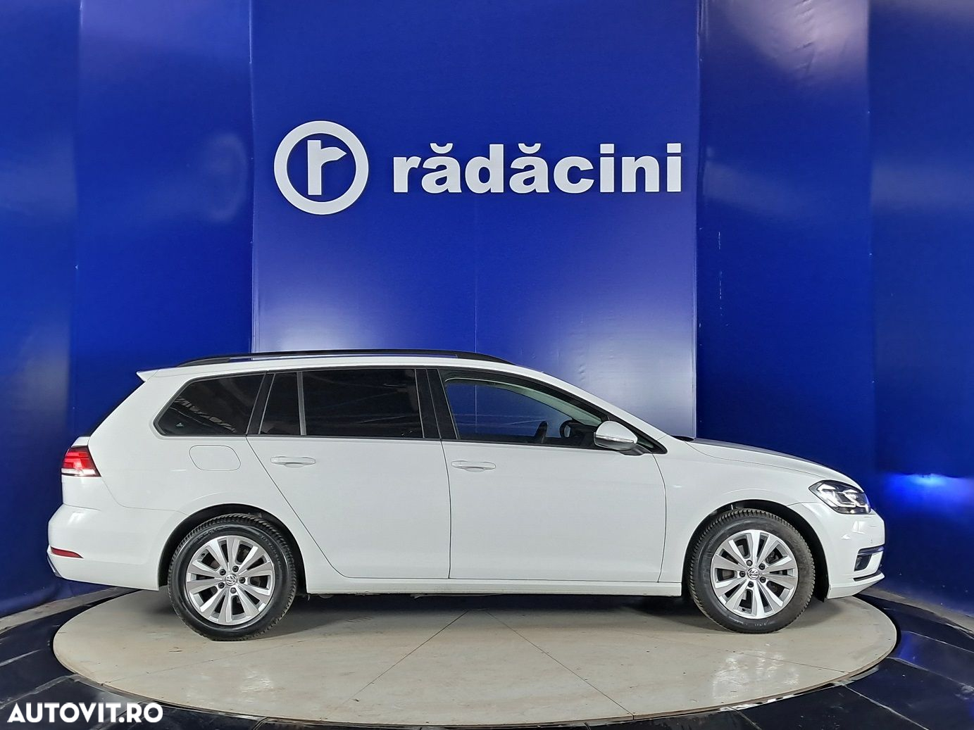 Volkswagen Golf - 6
