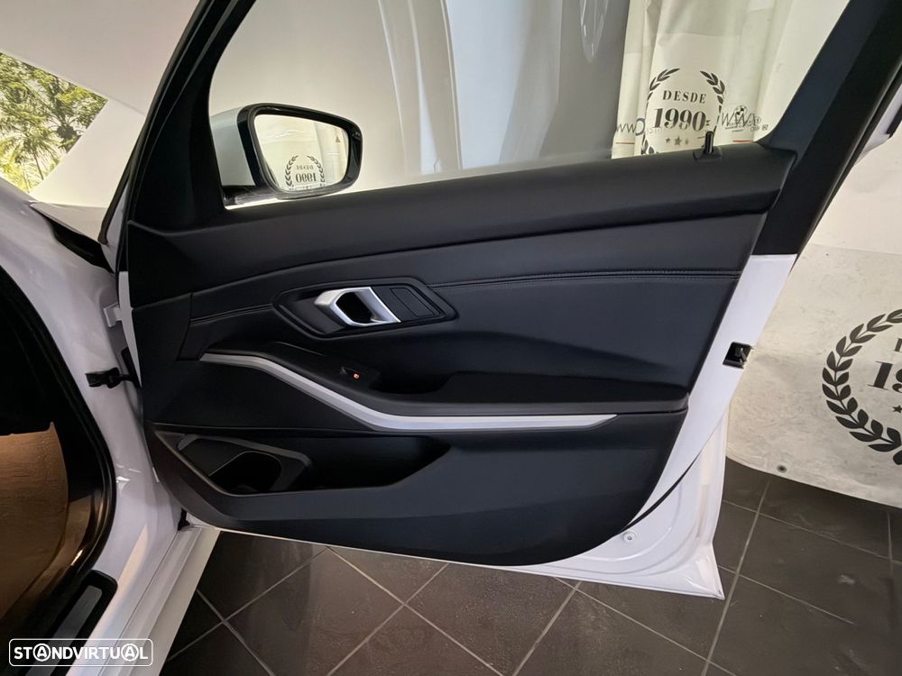 BMW 318 d Aut. Sport Line - 38