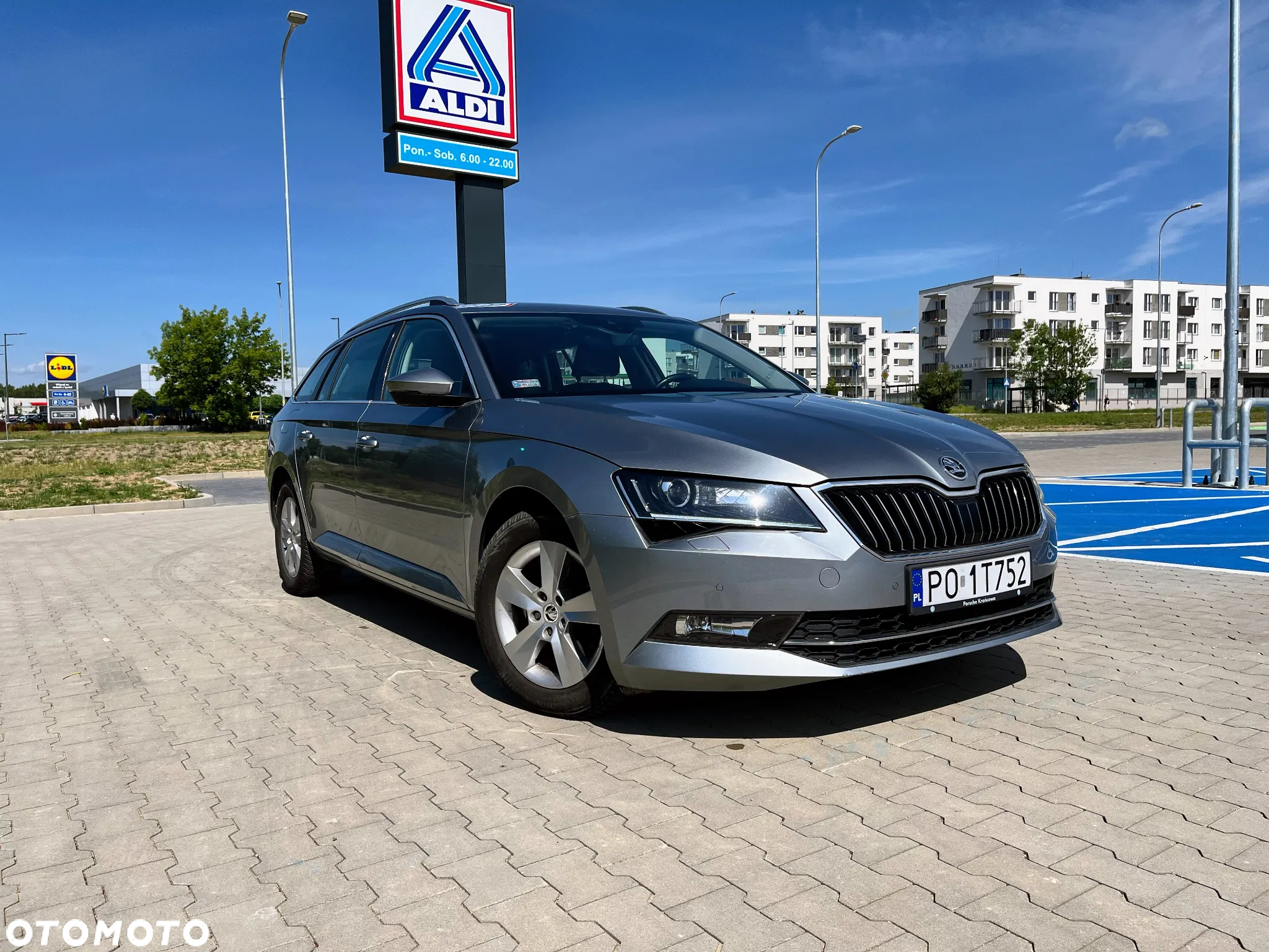 Skoda Superb 1.6 TDI Ambition DSG - 4