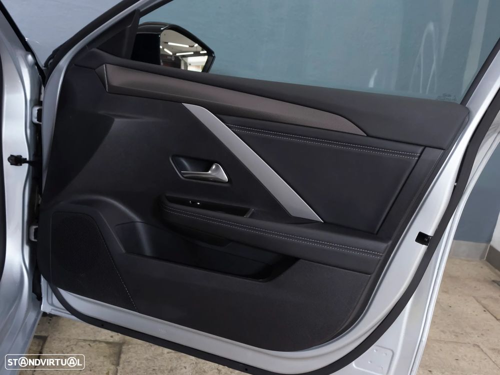 Opel Astra 1.2 T GS Line Aut. - 11