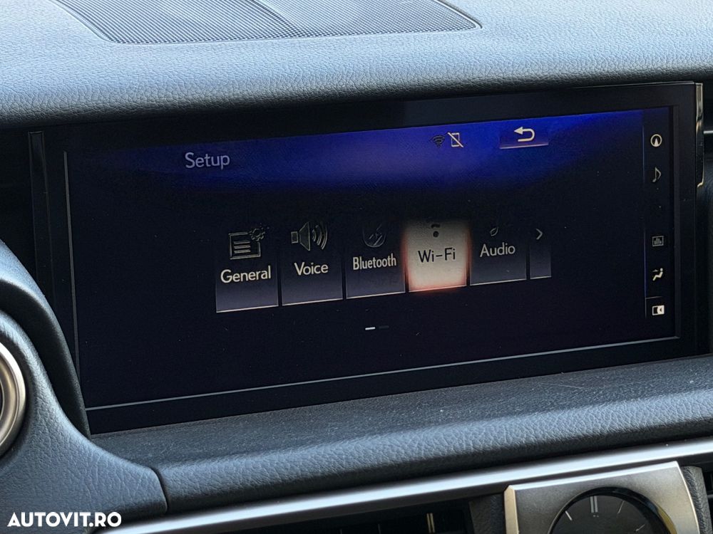 Lexus Seria IS 300h Aut. Luxury - 32